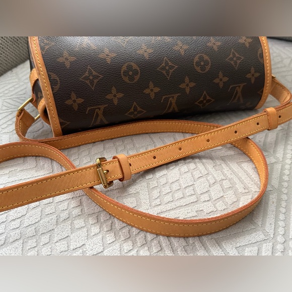 Louis Vuitton Sologne Crossbody Monogram Canvas Authentic - Picture 8 of 13